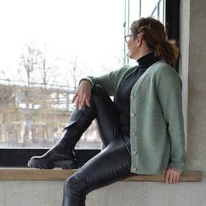 Alpaca 100%. alpaca cardigan with V-neck, for office and every day, women&#39;s alpaca cardigan with buttons, , oversize cardigan,gift for her