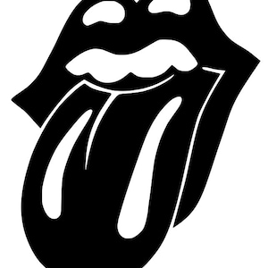 Pode incluir: Gráfico a preto e branco de uma boca com a língua de fora. Os lábios são cheios e curvos, com um contorno branco. A língua é longa e pontiaguda, com um destaque branco. A imagem é uma representação estilizada.