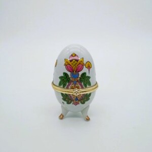 Vintage Ceramic Floral Egg Trinket Box Hinged Footed Painted - Ring box/Dish Holder