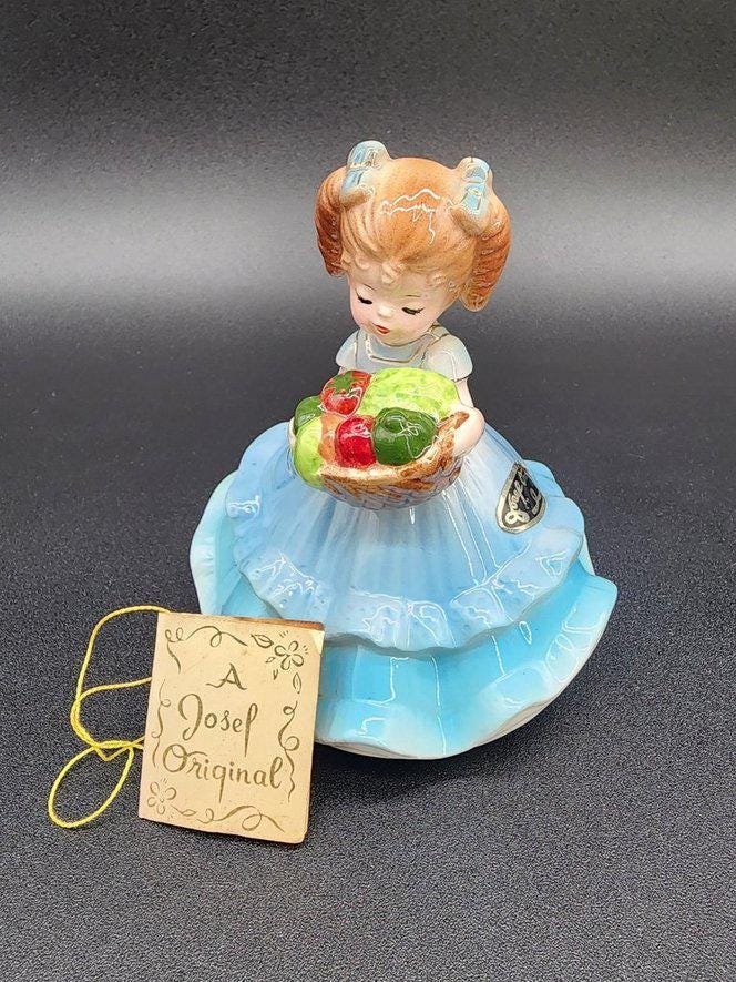 霧*壊様 HeyDolls フィギュア風マスコット カード付き シニョーラ 淑女 HTF Vintage Josef Originals Girl With Harvest Basket of Vegetables