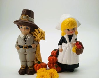 Pair of Vintage Ceramic Pilgrim Figurine, Thanksgiving Pilgrim, Fall Decor