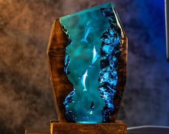 Lámpara de resina con delfines y buceadores, regalo del océano, luz de noche hecha a mano, lámpara de arte de resina, lámpara de luz de madera de resina epoxi, regalo para mamá, papá