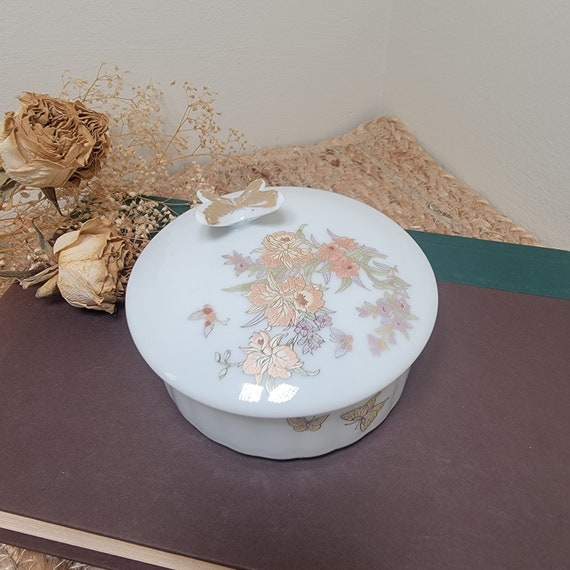 Vintage Porcelain Trinket Box, Butterfly Lidded R… - image 2