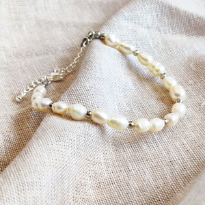 Ava&Imber - Classy Pearl Bracelet Silver Stainless Steel Freshwater Pearls - Handmade in the Netherlands, Beautiful Gift for Mother's Day or Birthday