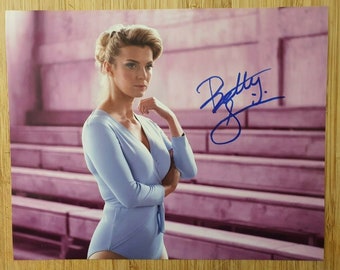 Betty Gilpin GLOW Hand Signed Autograph 8x10" Photo