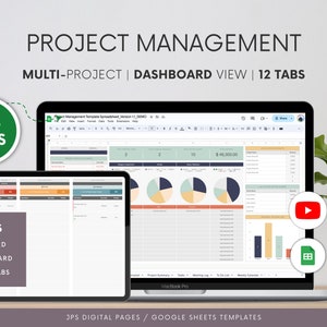 Könnte beinhalten: Ein Laptop-Bildschirm zeigt eine Google Sheets-Tabelle mit einer Projektmanagement-Vorlage. Die Tabelle hat 12 Registerkarten, darunter Gantt-, Kanban- und Kalenderansichten. Die Tabelle enthält auch Diagramme und Grafiken. Der Laptop steht auf einem Holztisch mit einer grünen Pflanze in einem weißen Topf.