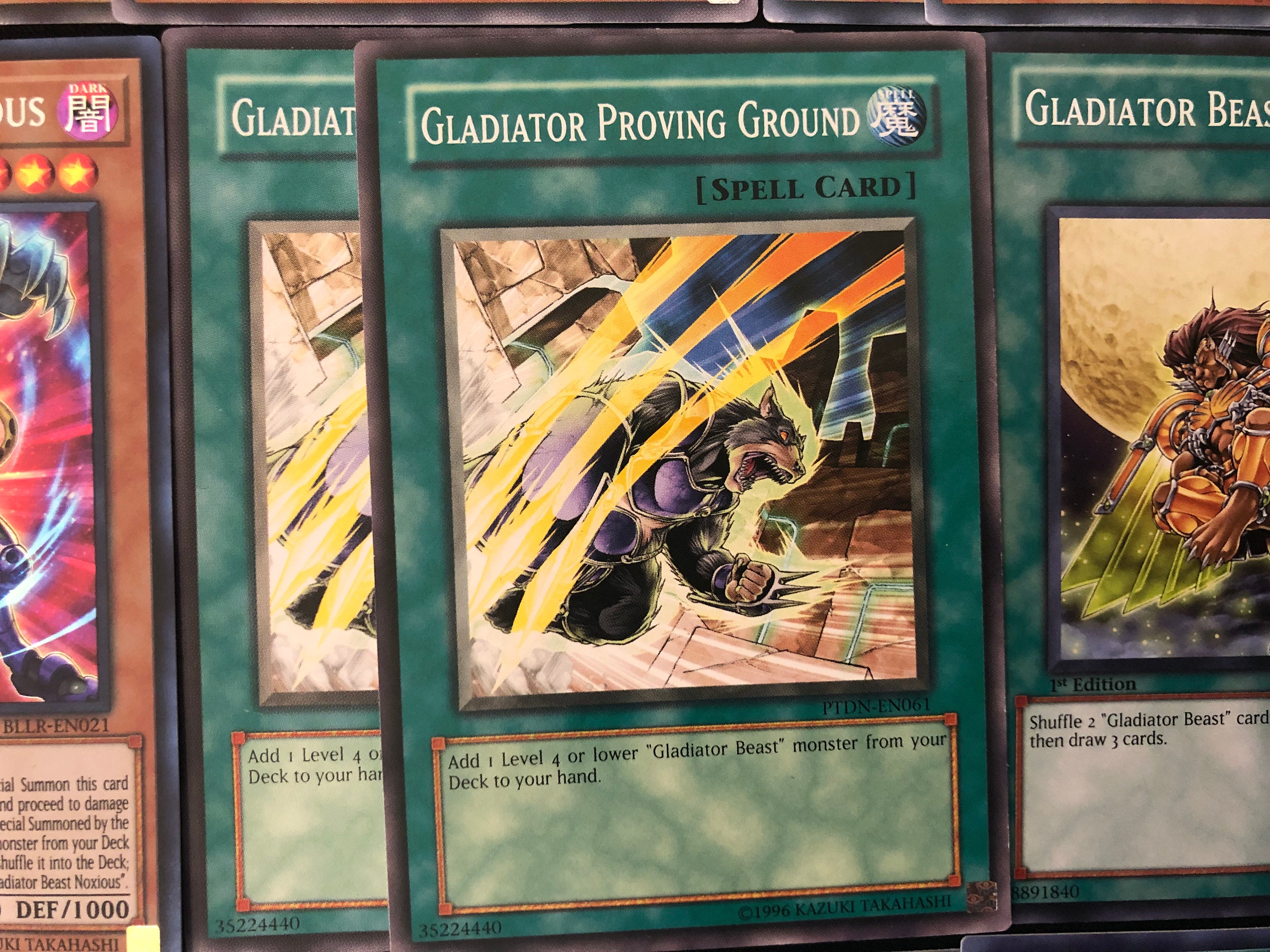 yugioh gladiator beast deck 2017 YU-GI-OH! YUGIOH Tournament Ready Gladiator Beast Deck and Exclusive  Phantasm Gaming Token + a Deck Box & 100 Mangas : Amazon.com.mx: Juguetes y  Juegos
