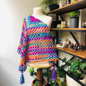 Crochet triangle shawl, shoulder scarf, hand made boho tassels shawl, ombre shawl,crochet stole