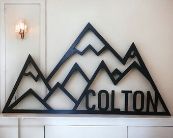 Mountain Marvel: Arte de pared de metal personalizado para niños/guarderías/nombre del bebé Montañas geométricas/Dormitorios/Colgante de pared de metal/Temática de aventura