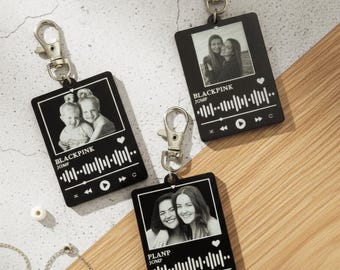 Personalised Best Friend Photo Keyring – Scannable Song Code