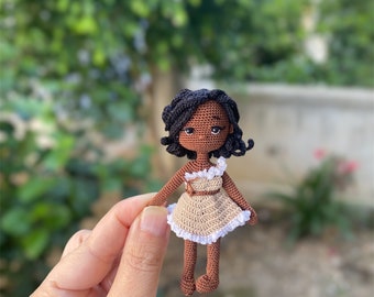 Miniature Pocahontas Doll, İndian Princess Doll, Crochet Miniature Art Doll (8 cm)