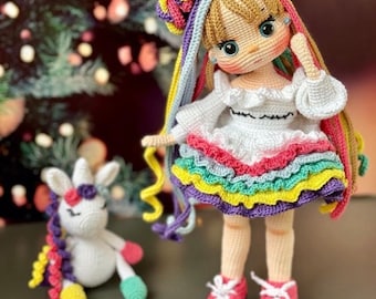 Arcobaleno all'uncinetto in bambola vestito e unicorno, bambola Amigurumi in vendita, bambola all'uncinetto personalizzata, bambola di pezza