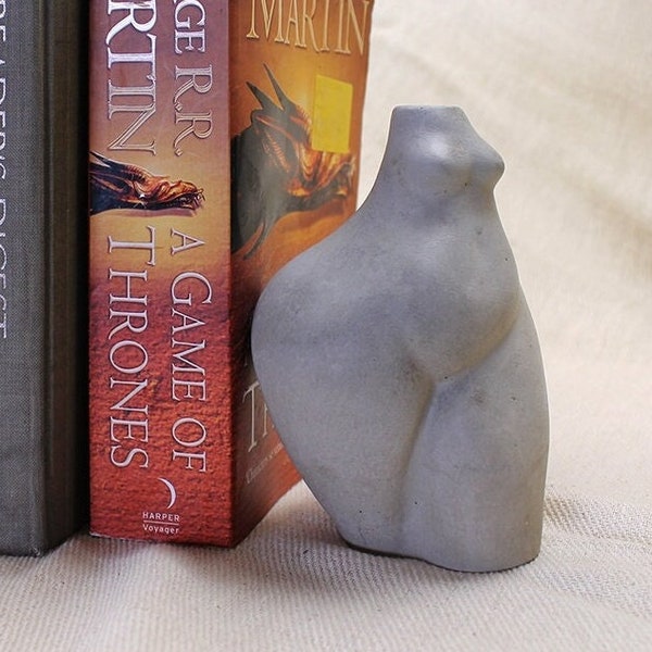 Concrete Bookends | Curvy Female Body | Shelf Ornaments | Figurine | Sculpture | Statue | Book Ends | Perfect Gift | Unique | UK Seller