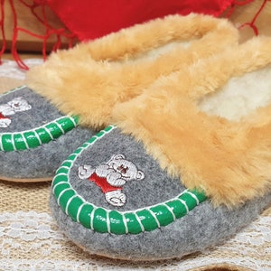 Children's Slippers Home Bamboszki Warm Felt Fur Slippers Embroidered Wool Sizes from 25-34