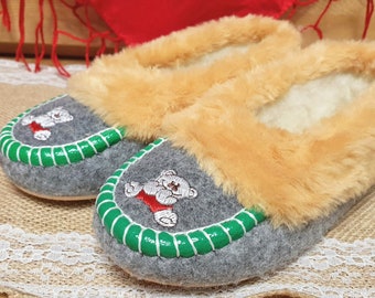 Children's Slippers Home Bamboszki Warm Felt Fur Slippers Embroidered Wool Sizes from 25-34