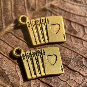 Pingente de carta de baralho de pôquer – Pingente de mão de pôquer em metal dourado para fabricação de joias, Pingente de Ás da Sorte, Artigos para artesanato com tema de jogos de azar