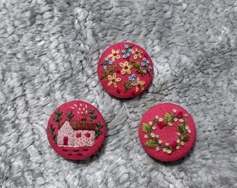 Pretty hand embroidered big size buttons / set of hand made button / Decorative hand embroidery floral button