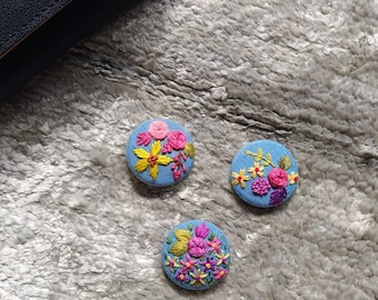 Pretty hand embroidered floral big size buttons / set of hand made button / Decorative hand embroidery floral button / floral dress charm