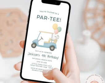 Puede incluir: Un carrito de golf azul y blanco con una bolsa de golf y globos. El texto de la invitación dice: "¡Estás invitado a un PAR-TEE! ¡Únete a nosotros para celebrar el 4º cumpleaños de Jackson! Sábado 25 de marzo de 2:00 PM a 4:00 PM Little Pines Mini Golf 12345 Teepine Lane 12345 RSVP antes de marzo Monica 123"