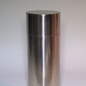 Stainless steel cocktail shaker Cylinda-line Stelton, design Arne Jacobsen, Danish Design image 2