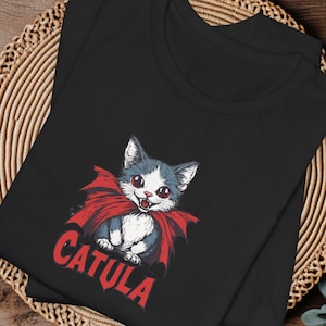 かわいい吸血鬼カートTシャツ | カトゥラおもしろ猫シャツ | 吸血鬼子猫ハロウィンTシャツ | プレミアムソフトベラキャンバスXSから5XL