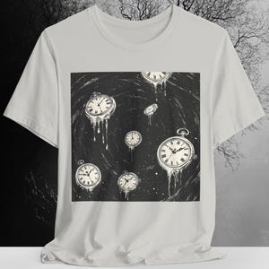 T-shirt met smeltende klokken | Shirt smeltende klokken | Gotisch T-shirt met klokken | Time Melting T-shirt | Draaikolkklokken | Oversized T-shirt met klok | Klokken in de ruimte