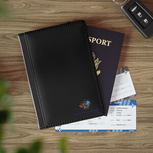 Anpassbare RFID-Passhülle | Vegan Leder Reisebrieftasche | Personalisiertes Geschenk für Reisende | Sicherer stilvoller Passhalter
