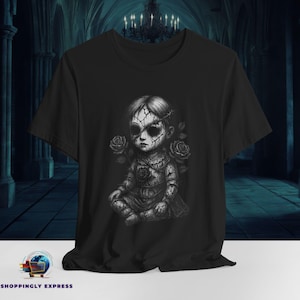 壊れた人形ゴシックTシャツ | 不気味な陶器のバラTシャツ | ダークホラーアートシャツ | Bella Canvas XS～5XL