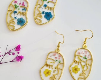 Resin handmade abstract face earrings with real dry flowers. Unique lady shaped earrings,  dangle drop, unique gift, gift for her, blossom