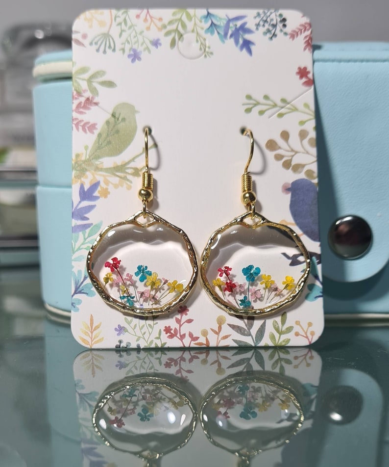 Handmade pressed flowers Resin Gold Dangle drop earrings, Flower earrings, real flower, resin earring, cute earrings, unique gift for her image 3