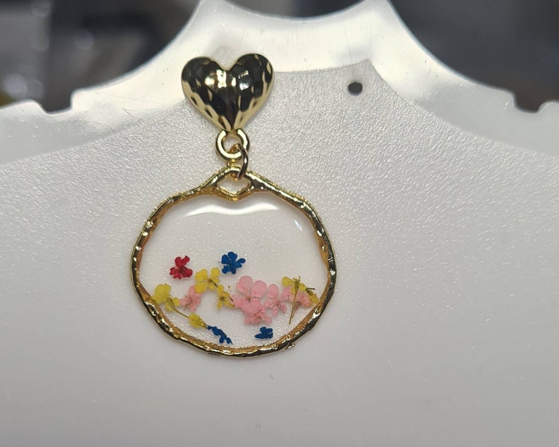 Handmade pressed flowers Resin Gold Dangle drop earrings, Flower earrings, real flower, resin earring, cute earrings, unique gift for her image 9