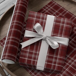 Papeles para envolver regalos: diseño clásico de tartán a cuadros para regalos navideños, rollo de papel para envolver regalos, papel para envolver regalos navideños, hojas para envolver regalos tradicionales.