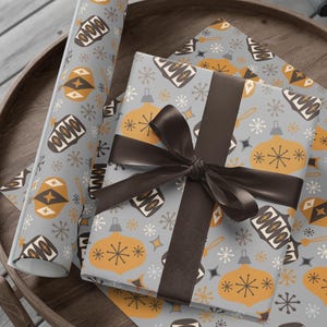 Retro Christmas Ornament Gift Wrap: Mid-Century Modern Starburst Pattern