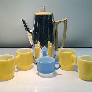 Vintage Gold GE Percolator With Four Anchor Hocking Coffee Mugs and Creamer