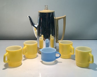 Vintage Gold GE Percolator With Four Anchor Hocking Coffee Mugs and Creamer