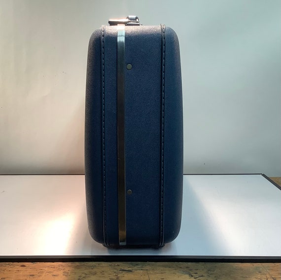 Vintage American Tourister Tri Taper Suitcase - image 4