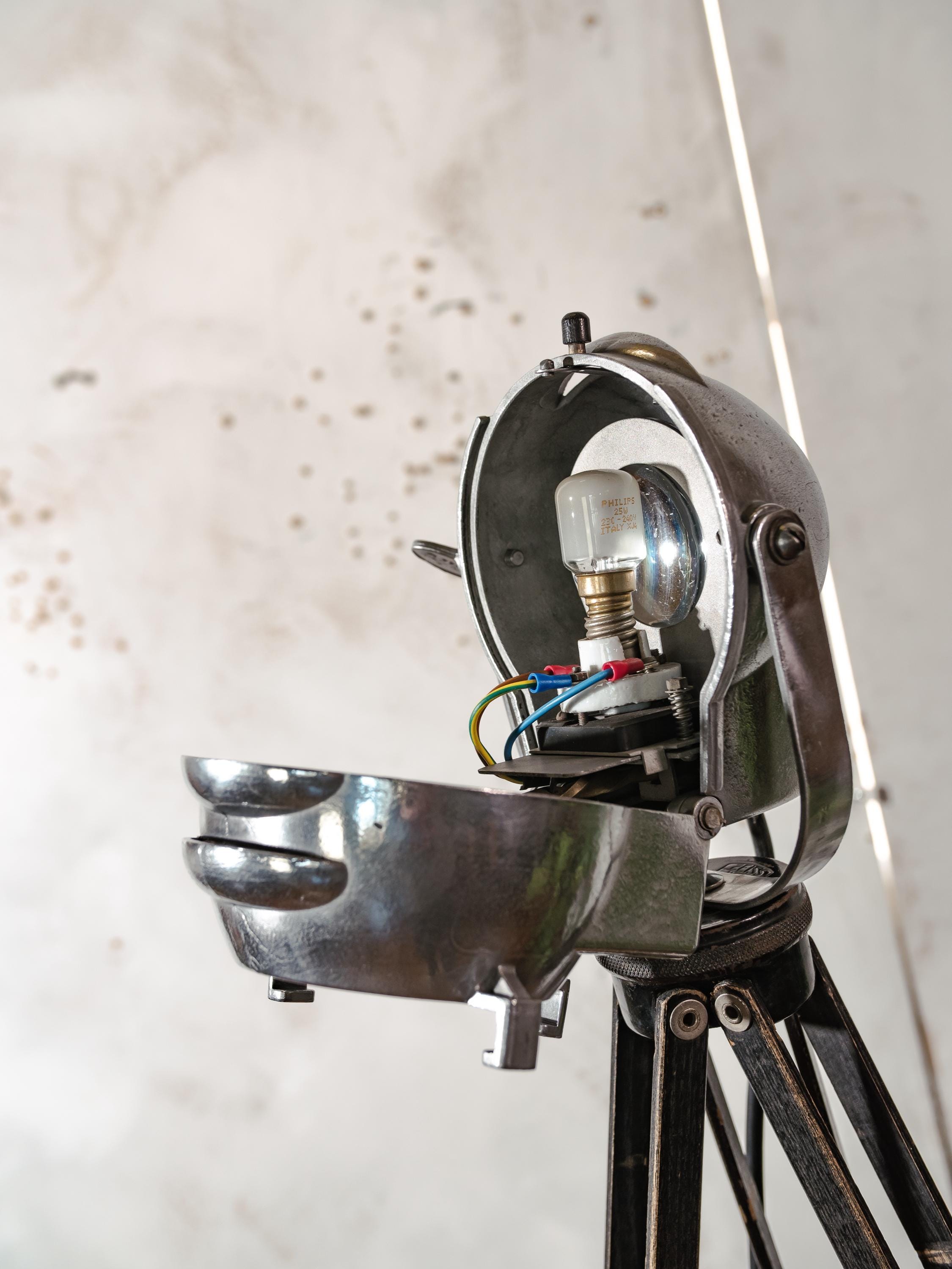 Ianiro Mizar 204 Vintage Studio Spotlight on Zeiss Ikon Tripod