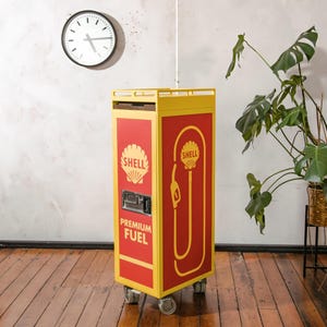 Wózek samolotowy Lufthansa z recyklingu, unikalny projekt dystrybutora paliwa w stylu vintage Shell, szafka do przechowywania w stylu retro w lotnictwie, wózek barowy Airline Galley Rolling Bar