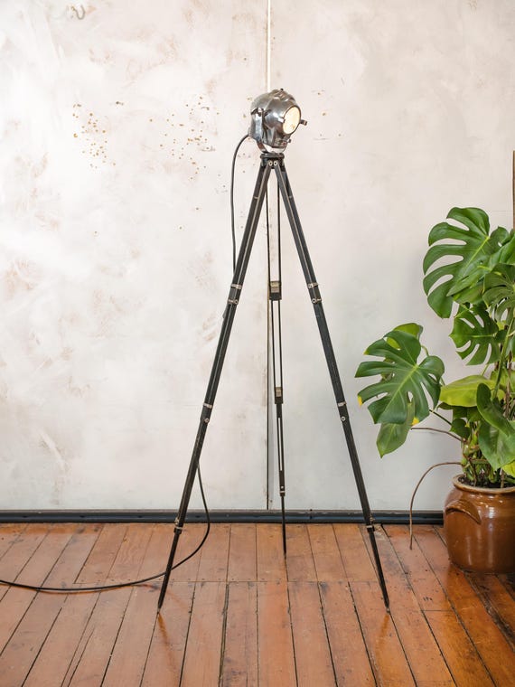 Ianiro Mizar 204 Vintage Studio Spotlight on Zeiss Ikon Tripod