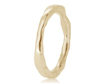 Bray - anillo de bodas fundido orgánico con textura orgánica de oro amarillo personalizable de 9 quilates, banda de oro reciclado ecológico, anillo de apilamiento moderno, anillo de oro macizo