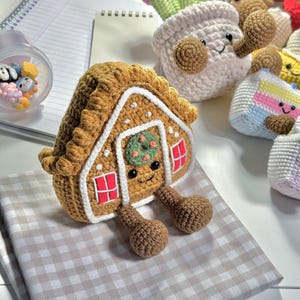 Gingerbread House Crochet Pattern, JellyCat Inspired Crochet Pattern, Christmas Crochet Pattern, Winter Amigurumi, in English, PATTERN ONLY