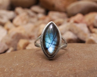 Labradorite Ring, Handmade Ring, Women Ring, 925 Silver Ring, Dainty Ring, Labradorite Jewelry, Statement Ring, February Birthstone