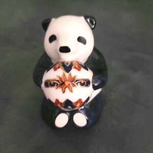 Panda con palla porta pot-pourri in ceramica