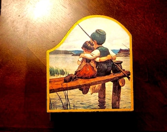 Piano shaped music box