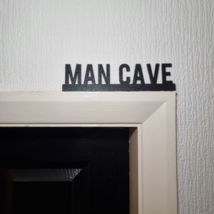 Man Höhlentür Topper, Regal Dekor, Wanddekoration, schrullige Dekoration für das Haus, Türdekoration