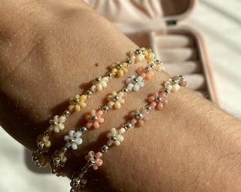Beaded Bracelet, Daisy Flower Bracelet, Miyuki beads, Friendship Bracelet, Handmade in UK
