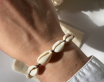 Cowrie Shell Bracelet, Seashell Bracelet/ Anklet, Summer Accessories, Beach Life, Boho Tropical Vacation, Holiday Jewellery