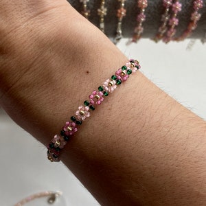 Beaded Bracelet, Daisy Flower Bracelet, Miyuki Beads, Gift For Her, Friendship Bracelet, Handmade in UK