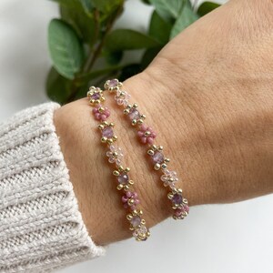 Daisy Flower Bracelet, Beaded Purple Bracelet, Gift For her, Friendship Bracelet, Handmade in UK, Amethyst Bracelet