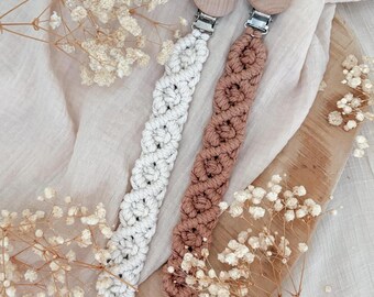 Macrame pacifier chain | Baby shower gift | Baby shower gift idea | Christening gift | Pacifier holder | Handmade natural product